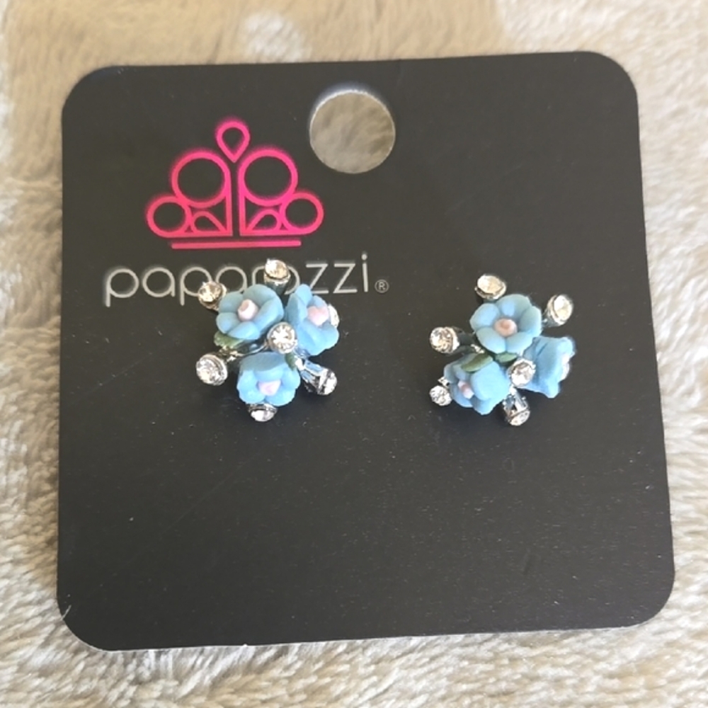 #059 Paparazzi Blue Floral Earrings